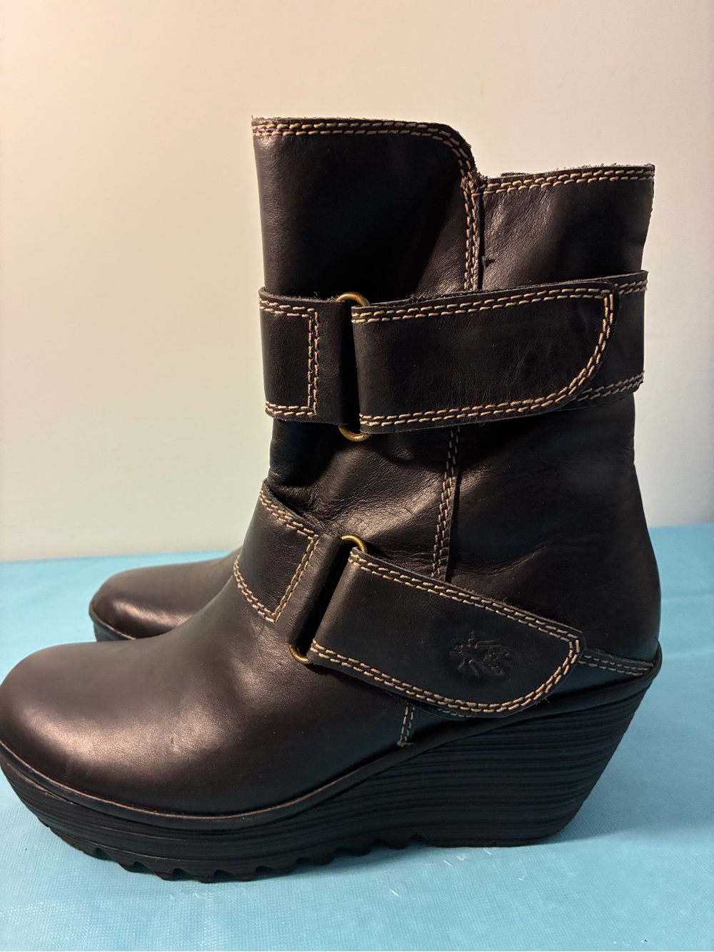 FLY LONDON Women's Black Leather Wedge Ankle Boots Size 37